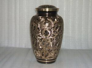 Gravure à la main cendres humaines urnes de crémation Design unique élégant pour fournitures funéraires urnes en métal au prix de gros nouveau souvenir - Product Image 3