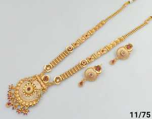 ENSEMBLE DE BIJOUX INDIENS TRADITIONNELS ET À LA MODE EN CUIVRE ENSEMBLE DE BIJOUX DE MARIAGE POUR FEMMES BOUCLES D'OREILLES ET COLLIER - Product Image 2