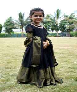 Nuevos y atractivos niños Lehenga Choli Heavy bordado trabajo último diseñador con Dupatta listo para ropa de niños indios Shalwar Kameez - Product Image 5