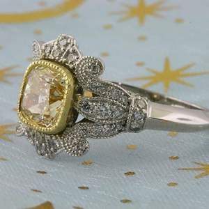 Anillo de Compromiso de Oro Blanco con Diamante Cultivado en Laboratorio, Corte Cojín, Estilo Art Deco, para Mujer - Product Image 2