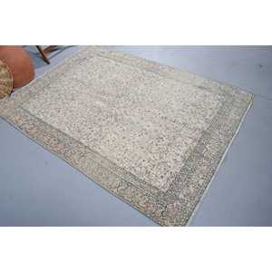 พรมวินเทจขนาด 4.8x6.6 ฟุต พรมตุรกี พรมลายสัตว์สีเบจ - Product Image 1