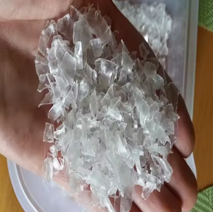 Copos de botellas de PET lavados en frío y en caliente/Chatarra de plástico PET/Copos de mascotas reciclados transparentes - Product Image 2