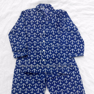 Haute qualité coton bloc imprimé tissu enfants pyjama ensemble à manches longues, chemise boutonnée, taille élastique poches bas enfants Pjs - Product Image 1