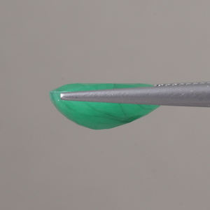 Esmeralda Natural al por Mayor, Certificada por IGI, Suelta, 6.12 Quilates, Corte Ovalado, 15x12mm, Verde, Calidad Premium Excelente, Encerada/Enlazada, para Joyería - Product Image 2