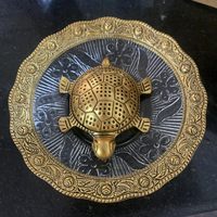 Adiba Assiette Tortue Dorée en Laiton de Haute Qualité, Style Antique Moderne, Vaastu Feng Shui, Impression Numérique, Logo Personnalisé, Décoration d'Intérieur, Retour