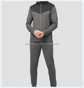 Survêtement en polyester 100% en tissu léger respirant de coupe régulière pour hommes Survêtements en polyester léger et de qualité supérieure pour hommes - Product Image 1