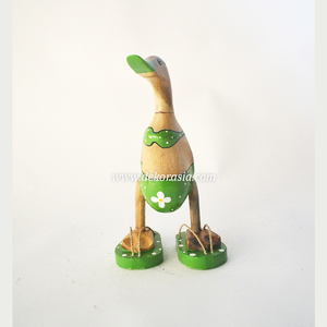 Estatuilla de pato de bambú hecha a mano única para decoración del hogar bodas graduaciones regalos de cumpleaños - Product Image 2