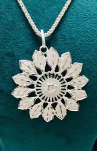 Boucles d'oreilles bohèmes vintage faites à la main en alliage de zircon pour femmes, design personnalisé, en laiton plaqué or - Product Image 5