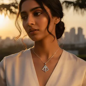 Collier avec pendentif ailes d'ange en argent 925, charme classique pour femmes, à porter tous les jours - Product Image 1
