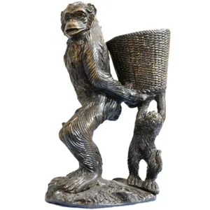 황동 금속 동상 원숭이 바구니 테이블 Decore 금속 펜 스탠드 홈 장식 금속 조각가
