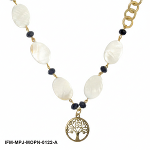 Collar con Colgante de Madreperla y Árbol de la Vida, Cadena de Eslabones Dorados Asimétricos y Cordón Negro, Joyería Boho Hecha a Mano para Mujer - Product Image 4