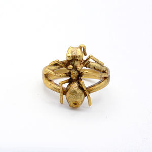 Vente en gros Meilleur anneau simple en laiton Spider Band Beau design Meilleur cadeau pour tout le monde pour les fiançailles ou le réglage de l'incrustation de fête - Product Image 1