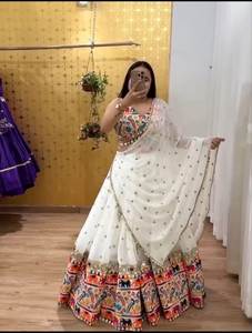 Navratri lehenga ดีไซเนอร์ล่าสุดพร้อมเลื่อมที่สวยงามหนักพร้อมงานกระจกจริงที่สวยงามหนักสำหรับผู้หญิงแฟชั่น - Product Image 3