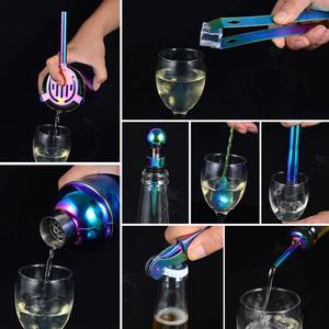 Juego de coctelera de acero inoxidable con elegante base de madera y tapa para bodas y eventos especiales - Product Image 5