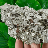 Spécimen minéral brut de grappe de cristal de pyrite du Pérou naturel en gros pour les collectionneurs décoration de la maison guérison énergétique et Feng Shui