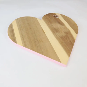 Planche à découper en bois Cadeau de pendaison de crémaillère Fromage Charcuterie Planche à découper Qualité standard - Product Image 4