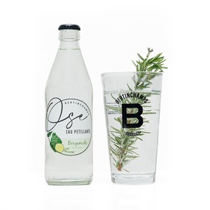 Bouteille aromatisée à l'eau pétillante BIO 33cl Ose Bergamote Romarin Herbacée Floral Rafraîchissant Boissons saines Eau Petillante - Product Image 3