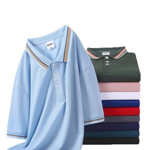 Polo pour hommes élégant en mélange de coton surface tricotée douce et lisse finition du col moderne tenue de bureau et décontractée personnalisée OEM ODM - Product Image 1