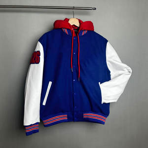 Veste de baseball varsity personnalisée pour homme, manches en cuir, logo brodé, vêtements de rue chauds pour l'hiver. - Product Image 4