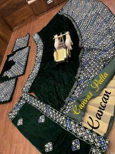 Diseño moderno elegante tendencia terciopelo viscosa bordado pesado trabajo Lehenga Choli con Dupatta indio exportador y proveedor - Product Image 4