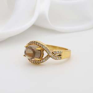 Vente en gros Plaqué or 18 carats Quartz rose Bague en laiton avec pierres précieuses Bijoux à la mode tendance avec pierre de zircon pour femmes et hommes - Product Image 3