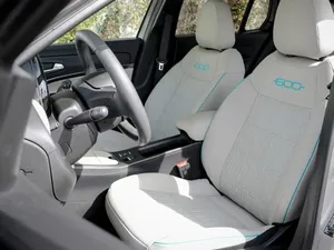 รถยนต์ไฟฟ้า F i a te 600e กำลัง 156 แรงม้า แบตเตอรี่ลิเธียม 54 กิโลวัตต์ชั่วโมง รุ่น LaPrimaa พร้อมระบบชาร์จเร็วและอุปกรณ์ชาร์จในรถยนต์ - Product Image 3