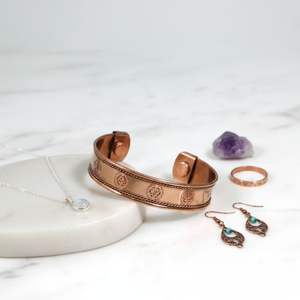 Bracelet jonc en argent plaqué laiton pour femmes, tendance et élégant, avec inscription personnalisée, bijoux à prix avantageux - Product Image 2