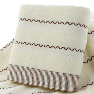 Serviettes en coton doux de luxe 500 650 GSM | Serviettes d'hôtel en vrac | Broderie personnalisée disponible - Product Image 2
