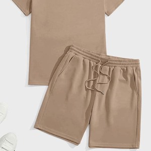 Ensemble de deux pièces pour adultes, hommes, en coton et polyester, avec impression de logo personnalisée de haute qualité, t-shirt et short unis, ensembles d'été - Product Image 3