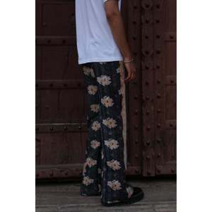 Pantalones Vintage 100% Algodón Refinado con Parches, Cremalleras y Pedrería, Estilo Urbano Holgado Recto XL, Cálidos de Invierno, Cintura Media, Tejido Reutilizado - Product Image 4