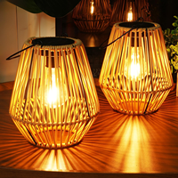 Lampes solaires en rotin, lampes solaires fabriquées à partir de matériaux naturels, lampes faites à la main, décoration intérieure, décoration intérieure écologique, vente en gros.