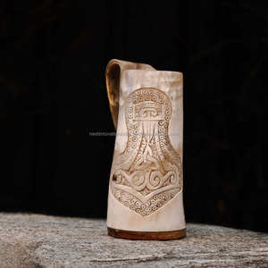 Tasse en corne naturelle faite à la main authentique tasse à boire de style viking artisanat traditionnel écologique et durable - Product Image 2