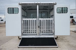 Remolque para Caballos Kattaa de 2 Ejes, Negro y Plateado, con Paredes Laterales de Aluminio, Capacidad de Carga de 1001-2000 kg, Remolque Utilitario - Product Image 5