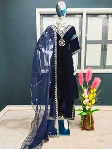 ชุดปาร์ตี้ผ้ากำมะหยี่วิสคอสสีบริสุทธิ์ชุด pent & dupatta - Product Image 2