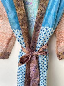 ชุดคลุมกิโมโนผ้าไหมหรูหราสำหรับผู้หญิงชุดคลุมกิโมโนยาวสำหรับผู้หญิงเสื้อคลุมชุดเพื่อนเจ้าสาวหรูหราไม่เหมือนใครของขวัญรีไซเคิล - Product Image 2