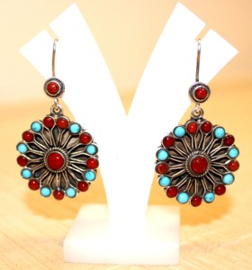Pendientes Colgantes Étnicos de Plata de Ley 925 Hechos a Mano en Jaipur, Forma Ovalada, Turquesa, Coral, a la Moda - Product Image 4