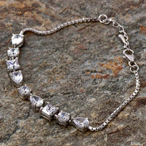 Pulsera CLARA de Plata de Ley 925 para Mujeres y Niñas con Circonita Suiza Solitaria, Elegante Regalo - Product Image 2