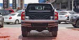 Neuf / Occasion GRIS 2023 TOYOTA HILUX SR5 ADVENTURES DC 360 Caméra Arrière Capacité de Charge 31-40T Émissions Diesel / Essence Automatique - Product Image 5