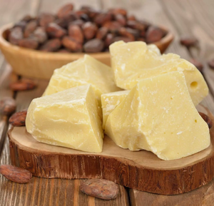 Beurre de cacao pur et cru pour la peau et les cheveux | Fournisseur en vrac pour les cosmétiques, les savons et les soins de la peau de bricolage | OEM/marque privée disponible - Product Image 2