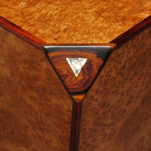 Urne en bois unique fabriquée à la main Mémorial artistique de style américain pour urne de crémation de cendres humaines adultes jusqu'à 230 lb - Product Image 4