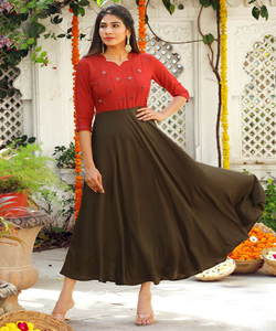 Lavener Pakistani Festiveal Wear Lehenga Choli para mujeres en vestidos de lujo al por mayor baratos con hermosa Chunni - Product Image 6