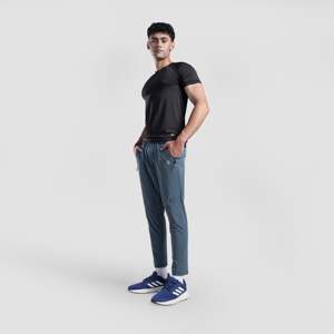 เสื้อยืดออกกำลังกาย GA Power Tee ผ้าโพลีเอสเตอร์ 100% น้ำหนักเบา แบบถัก สีดำ พิมพ์ลายสกรีน คุณสมบัติแบบรัดรูป พิมพ์ลายด้วยเทคนิคซิลค์สกรีน - Product Image 4