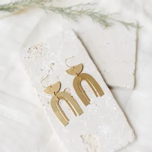 Pendientes de latón modernos más vendidos, joyería de moda de latón para mujer, pendientes artesanales indios con gran oferta, producto artesanal hecho a mano - Product Image 4