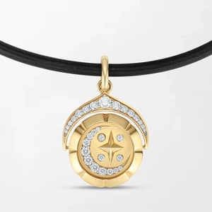 Pendentif lune victorien en diamants ronds de laboratoire de 1,31 carat, couleur GH-VS, en or jaune 18 carats, pour mariage, fiançailles, soirée - Product Image 2