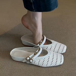 รองเท้าผ้าใบผู้หญิงแบบสวม สไตล์ลำลอง ใส่สบาย ระบายอากาศดี แฟชั่นฤดูร้อน พื้นยาง - Product Image 1
