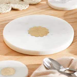 Sous-verres en marbre blanc à bord martelé de luxe Tapis et tampons en pierre sculptés à la main au meilleur prix Décoration de table - Product Image 4