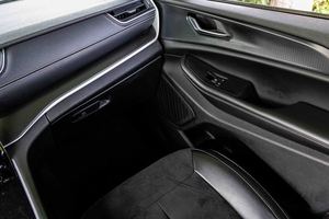 HIGHRUN 2023 C-HEROKEE ALTITUDE 4WD DIAMOND BLACK SUV - Product Image 2