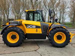 Chariot télescopique JCB 526-56 avec moteur et composants essentiels, 1000 heures, 4000 kg, pour la manutention de matériaux sur chantier - Product Image 3