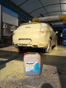 แชมพูล้างรถสีเหลือง NYOX TURBOFOAM โฟมสีเหลืองเข้มข้น สำหรับล้างรถก่อนล้าง กลิ่นหอม บรรจุภัณฑ์แบบโฟมแลนซ์  รับผลิตแบบ OEM แบรนด์ส่วนตัว  น้ำหนัก 20 กก. - Product Image 2