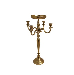 Nouveau style de candélabre en métal finition or pour la maison et les centres de table de mariage, candélabre à 5 bras sur pied - Product Image 4